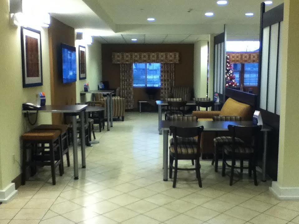 Microtel Inn And Suites Eagle Pass Eksteriør bilde